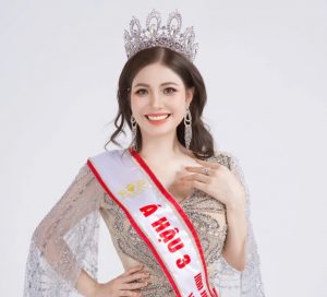 Á hậu doanh nhân Phạm Thị Phương tích cực hoạt động thiện nguyện sau đăng quang