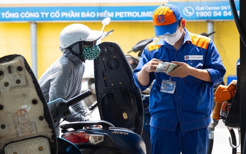 Giá xăng dầu hôm nay 16/4/2025: giá xăng dầu trong nước có thể tiếp đà giảm