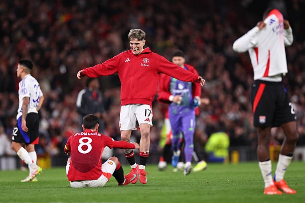 Man Utd thiết lập hàng loạt kỷ lục lịch sử sau màn ngược dòng trước Lyon