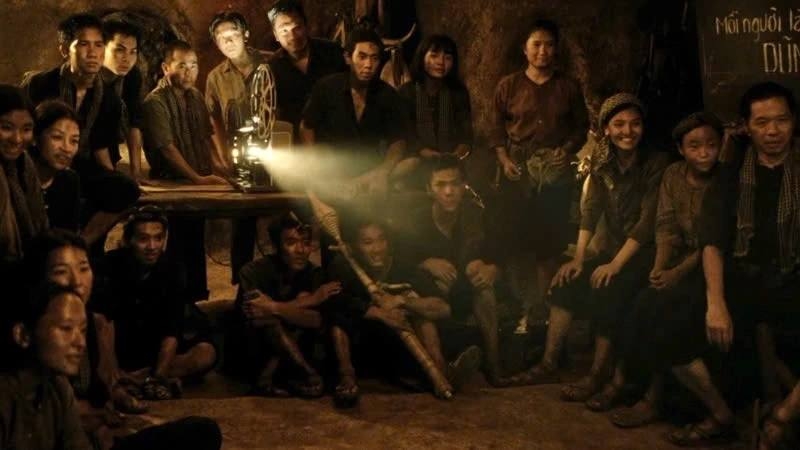 Địa đạo bùng nổ doanh thu, lập thành tích chưa từng có ở dòng phim chiến tranh