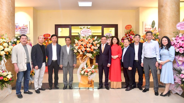Thứ trưởng Hoàng Đạo Cương thăm, chúc mừng Cục Thể dục thể thao Việt Nam nhân kỷ niệm 79 năm ngày truyền thống của ngành