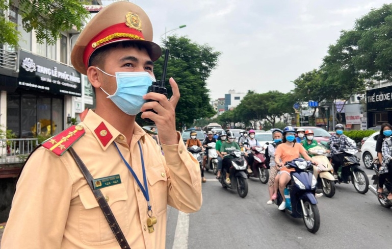 Tăng cường ứng dụng công nghệ, xử lý nghiêm vi phạm trật tự, an toàn giao thông Thủ tướng yêu cầu triển khai lắp đặt hệ thống camera giám sát, kết nối với Trung tâm chỉ huy giao thông của Bộ Công an để phục vụ có hiệu quả công tác bảo đảm trật tự, an toàn giao thông. Ảnh minh họa: VGP
